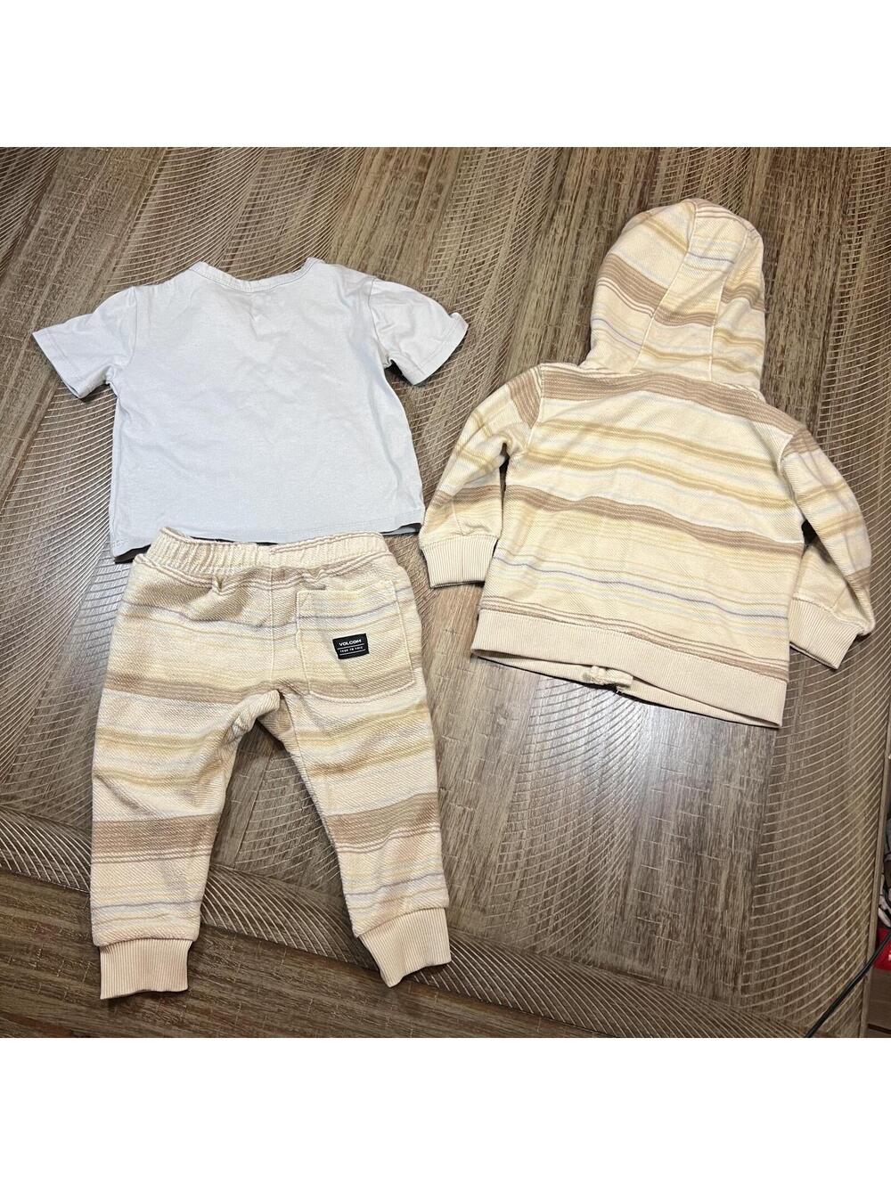 Baby Boy Volcom 3 Piece matching outfit - 12 M - Picture 9 of 9